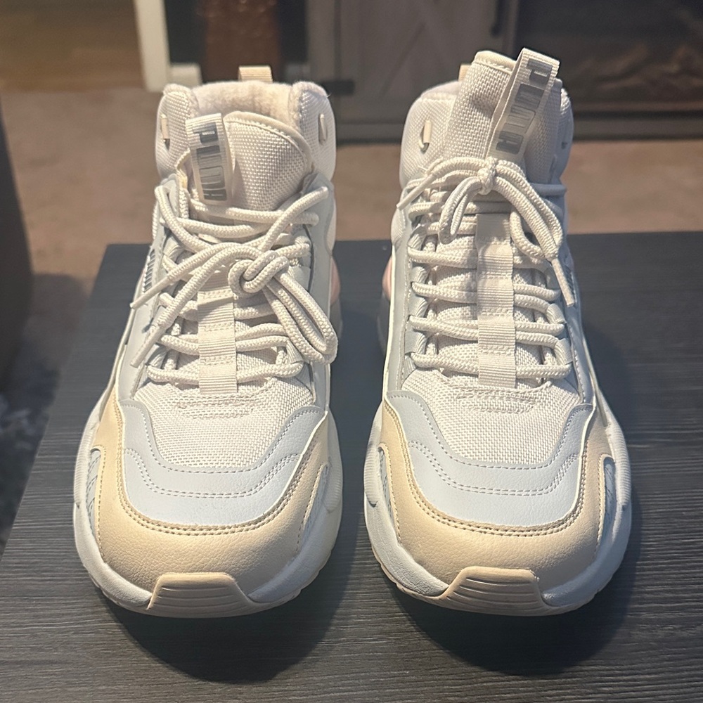Puma Men's White and Cream Sneakers